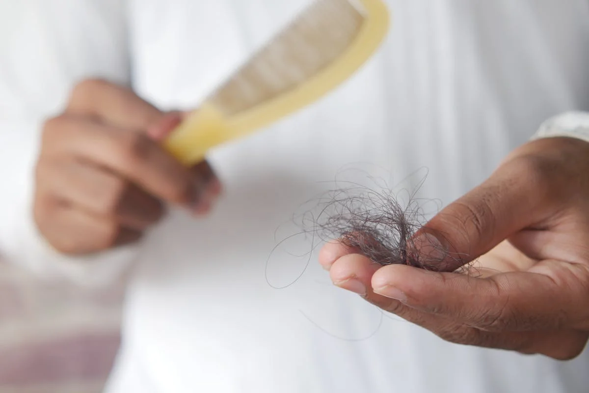 Caída de Cabello con Wegovy y Ozempic: Causas, Duración y Soluciones